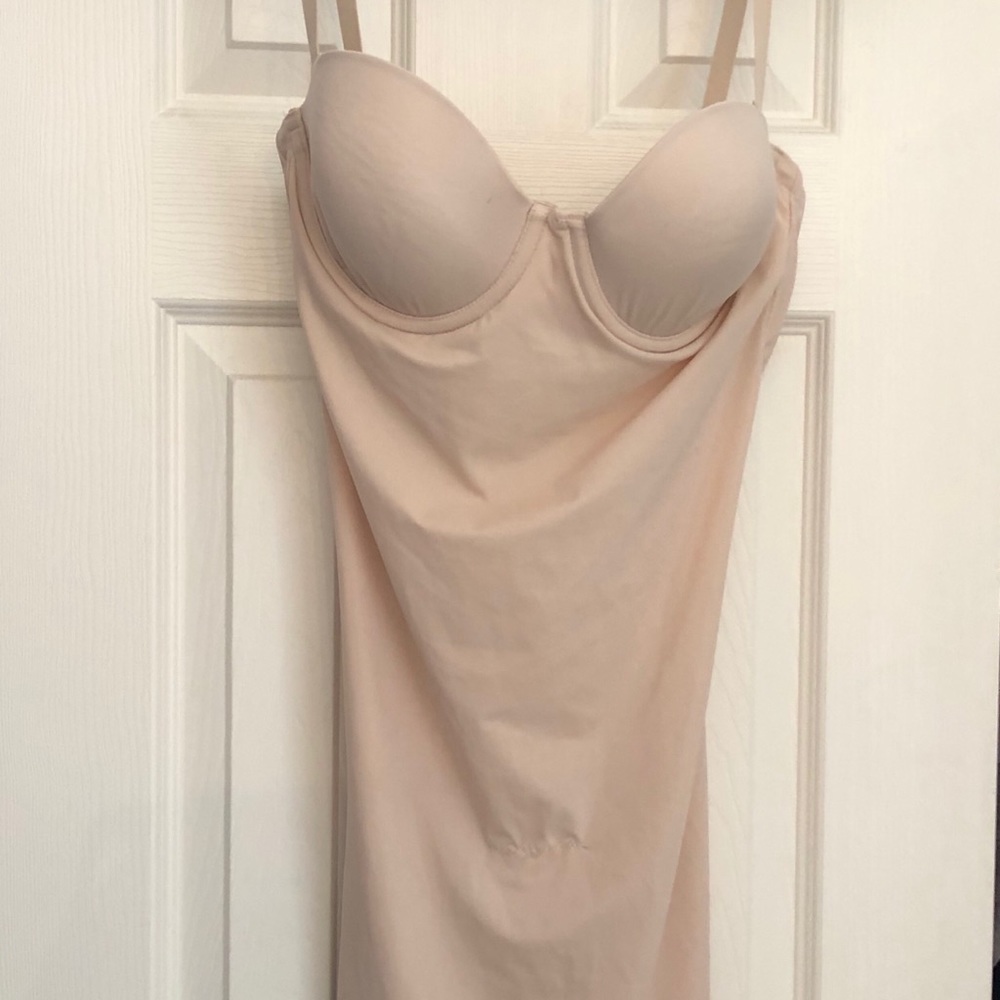 Brand new Maidenform 36B shapewear